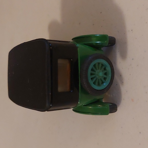 1:43 scale 1923 Ford New York Taxi cab - Picture 2 of 5